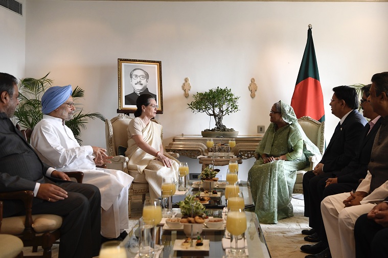 Sheikh Hasina with Smt Gandhi.jpg